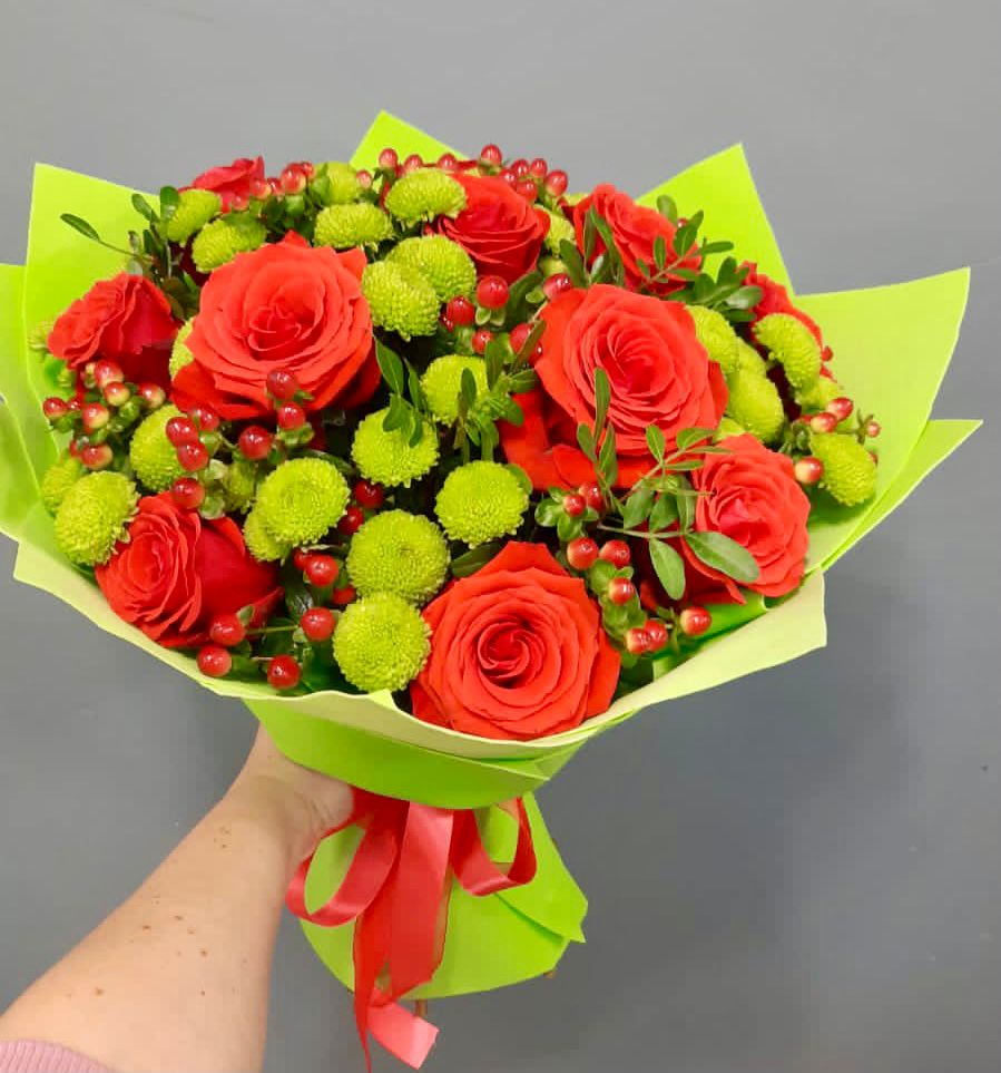 Букет цветов из: Хризантемы и Розы в Лохино