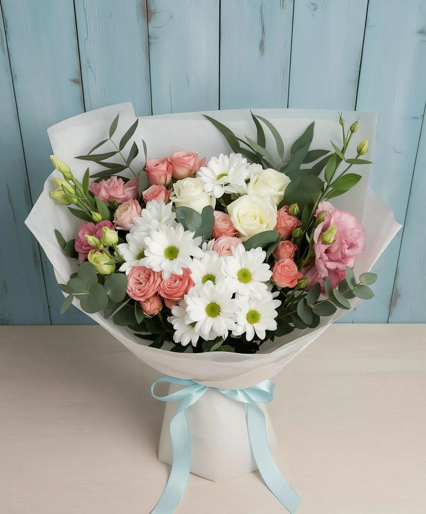 Букет цветов из: Розы, Лизиантусы и Хризантемы в Лохино