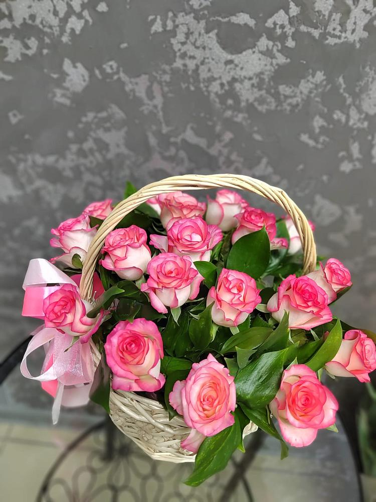Цветочная композиция из Розы в корзине в Лохино