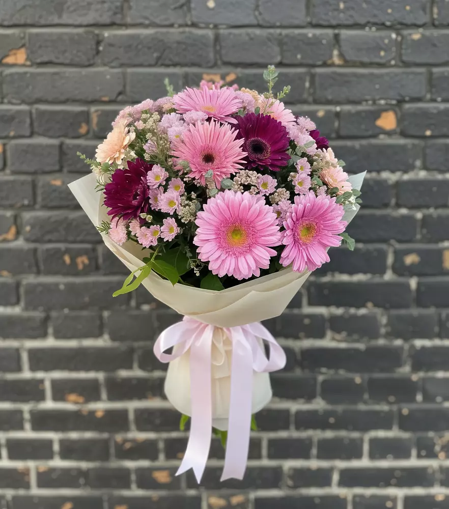 Букет цветов из: Герберы и Хризантемы в Лохино