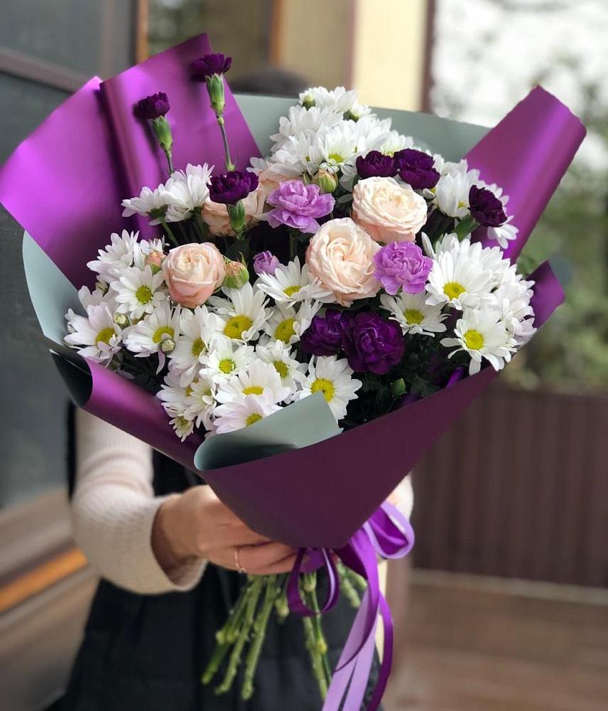 Букет цветов из: Хризантемы, Гвоздики и Розы в Лохино