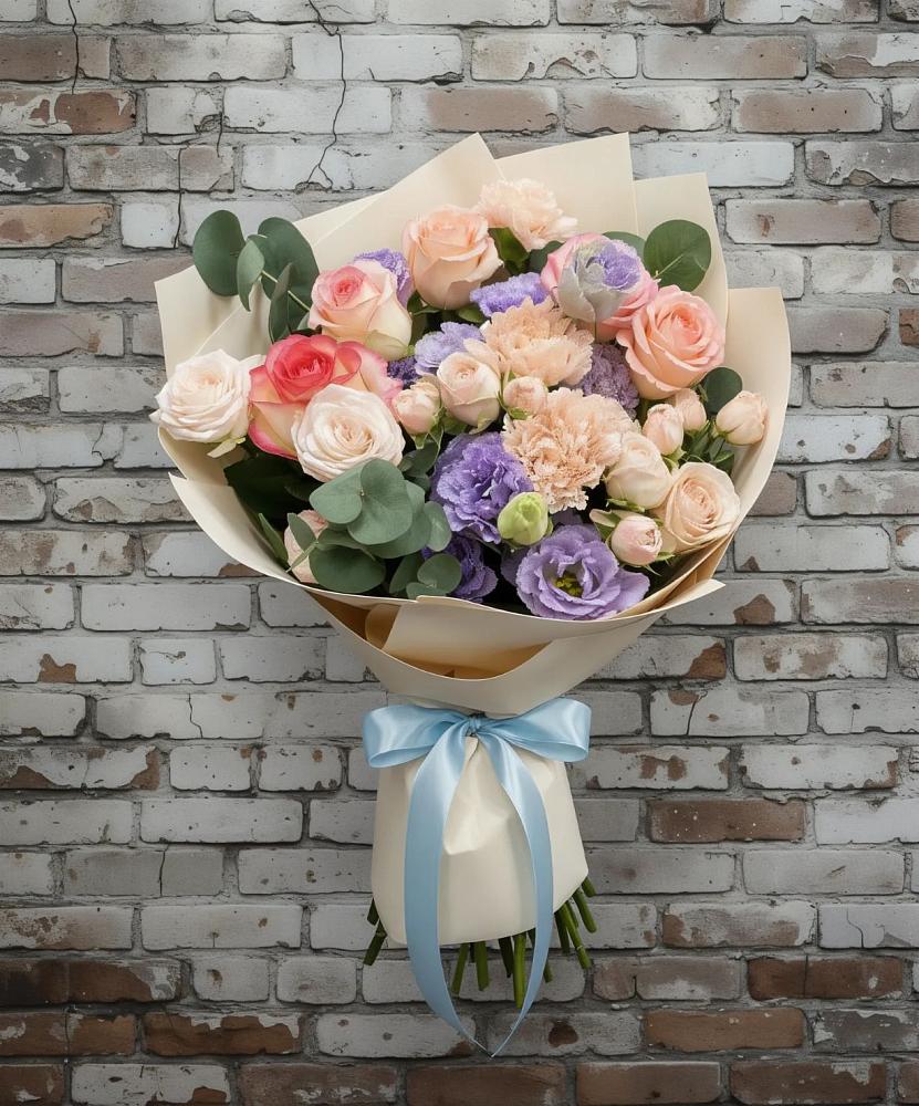 Букет цветов из: Розы, Лизиантусы и Гвоздики в Лохино