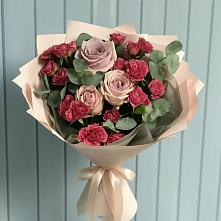 Букет цветов из:  Гвоздики и Розы в Лохино