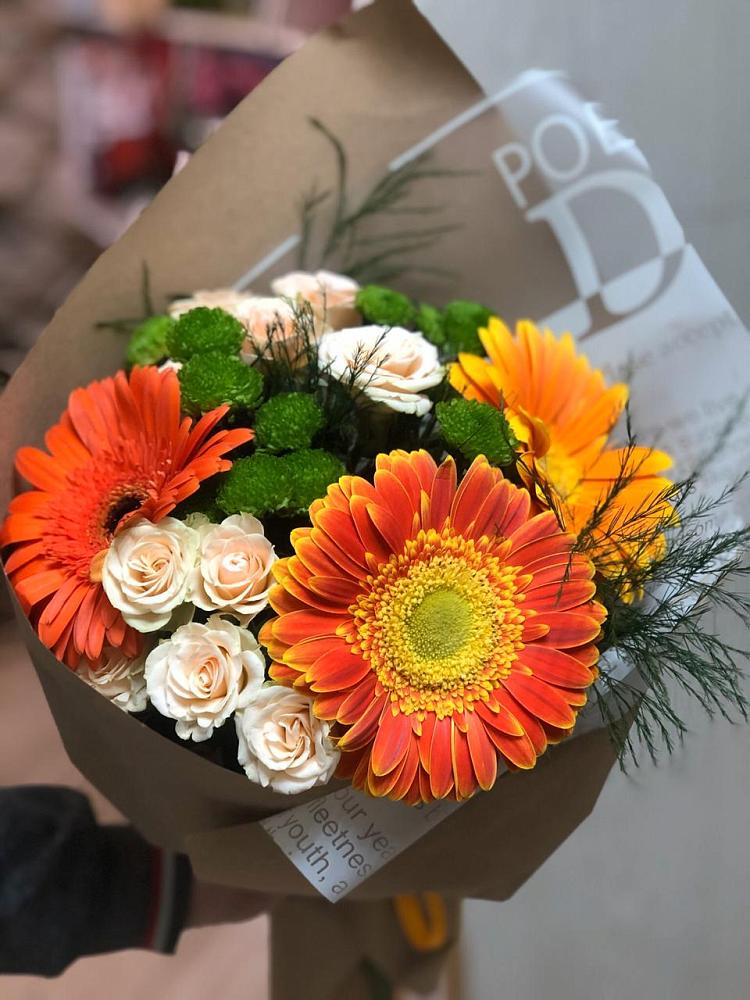 Букет цветов из: Герберы, Хризантемы и Розы в Лохино