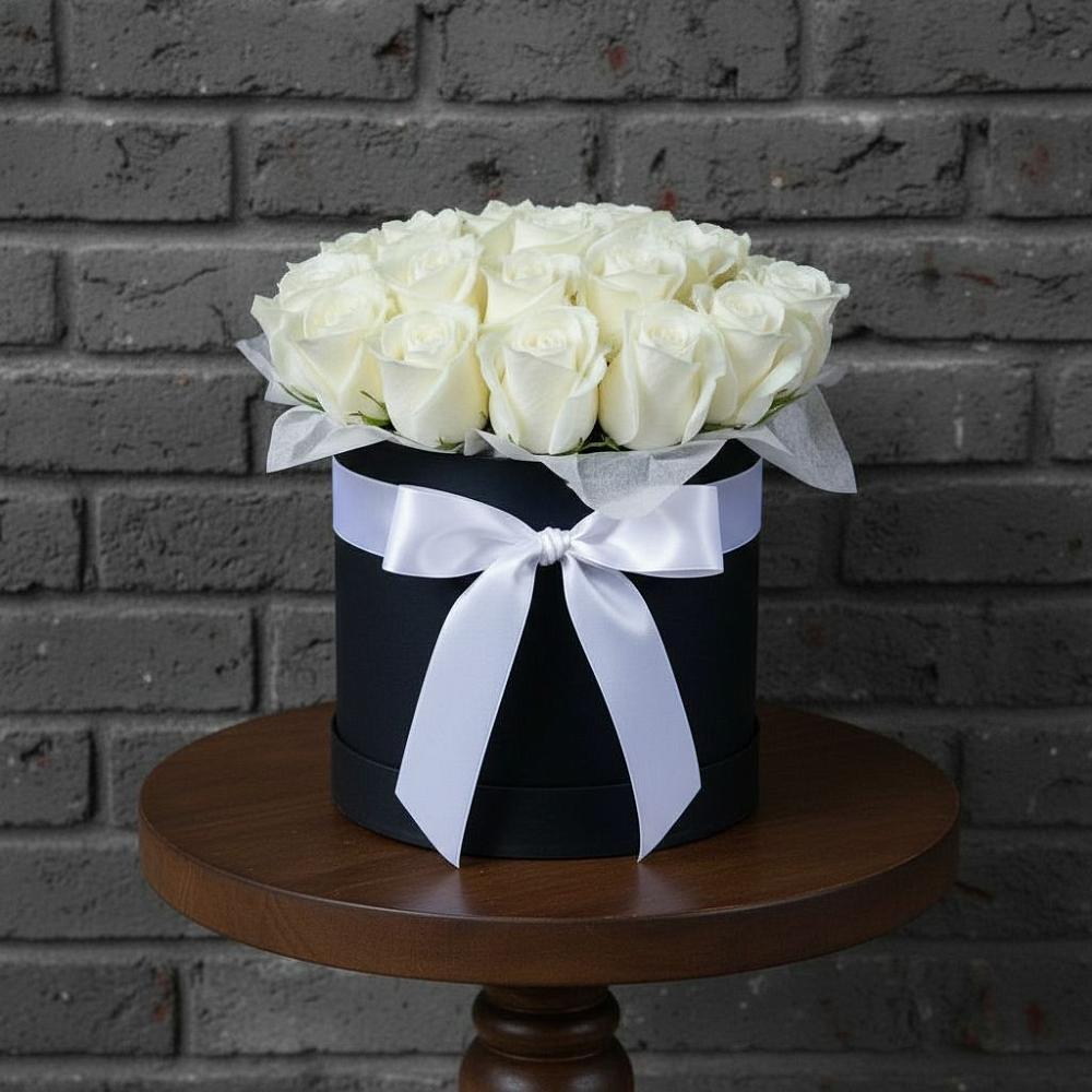 Цветочная композиция из Розы в шляпной коробке в Лохино