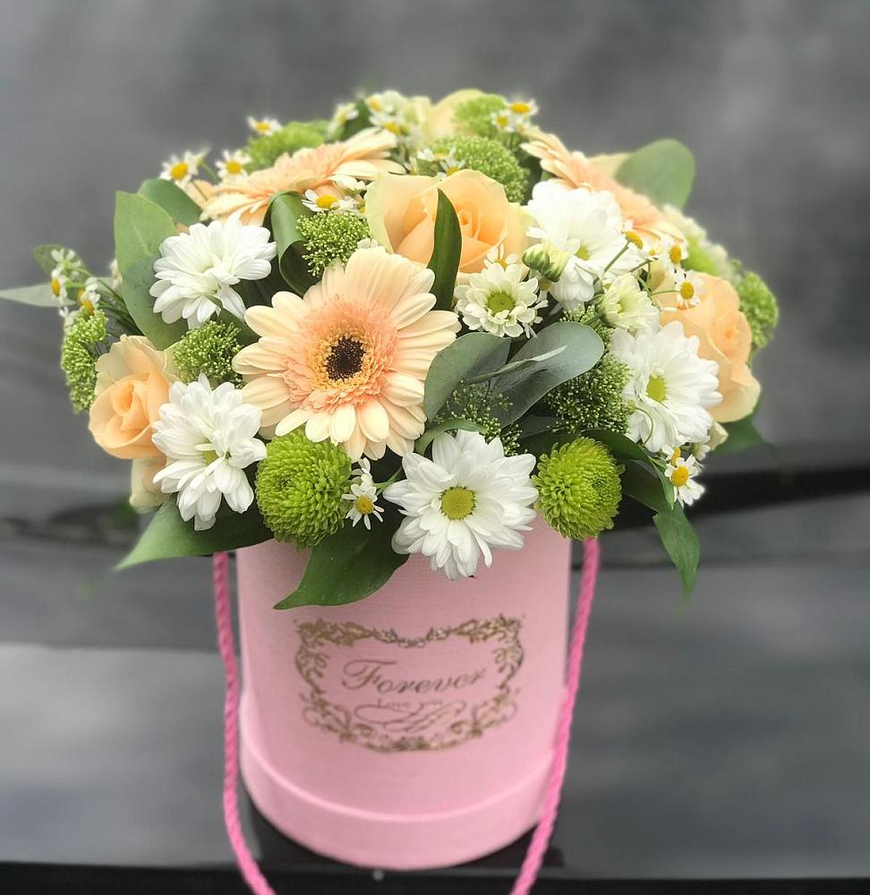 Цветочная композиция из Розы, Герберы и Хризантемы в шляпной коробке в Лохино