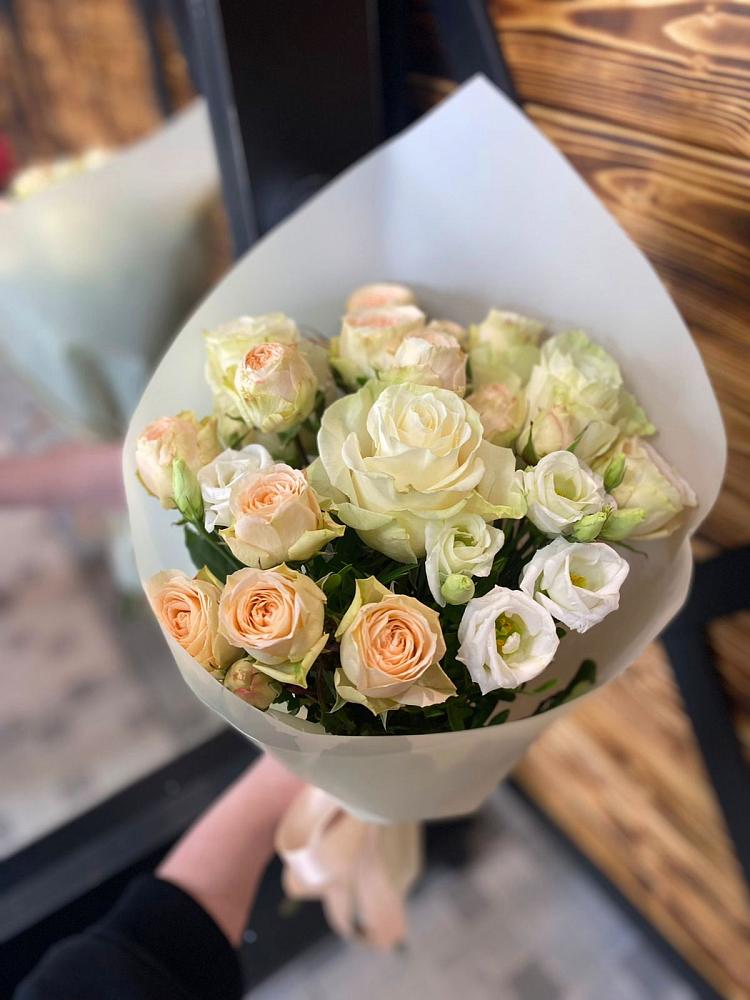 Букет цветов из: Розы и Лизиантусы в Лохино