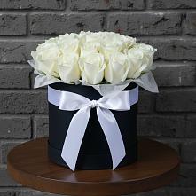 Цветочная композиция из Розы в шляпной коробке в Лохино